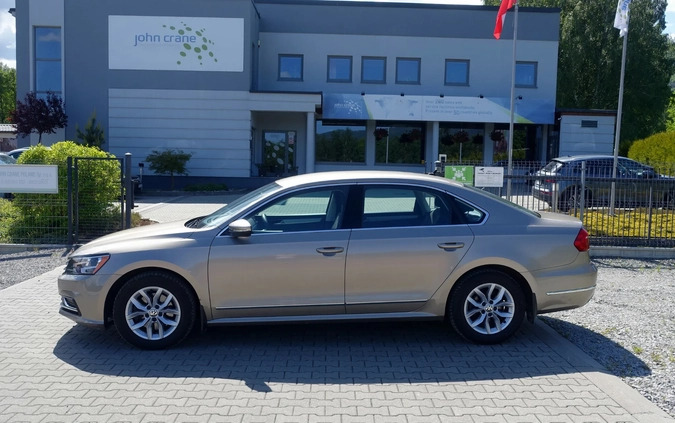 Volkswagen Passat cena 49500 przebieg: 119000, rok produkcji 2015 z Korfantów małe 326